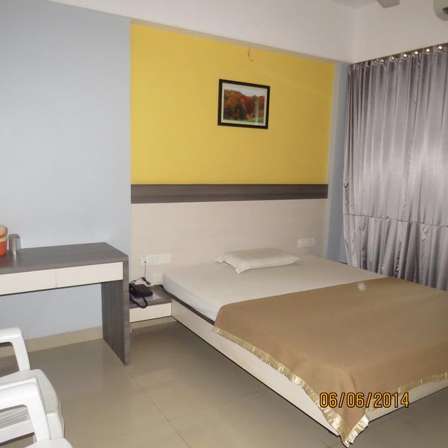 Hotel Ashish Deluxe